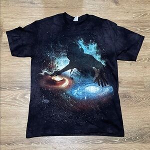 The mountain shirt DJ galaxy men’s size medium